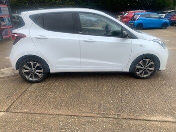 Used Hyundai i10 2019 for sale - 78500423: Photo