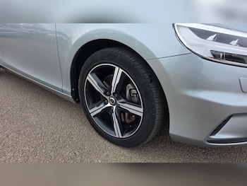 Used Volvo V40 2018 for sale - 78015865: Photo