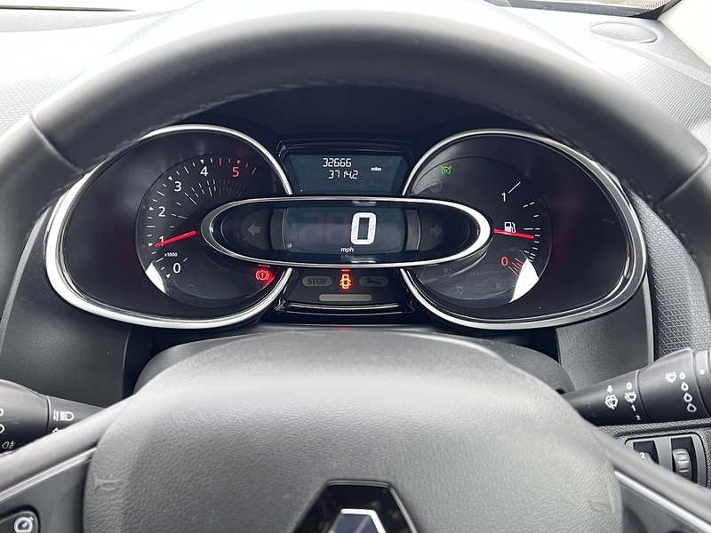 Used Renault Clio 2025 for sale - 77584153: Photo 11