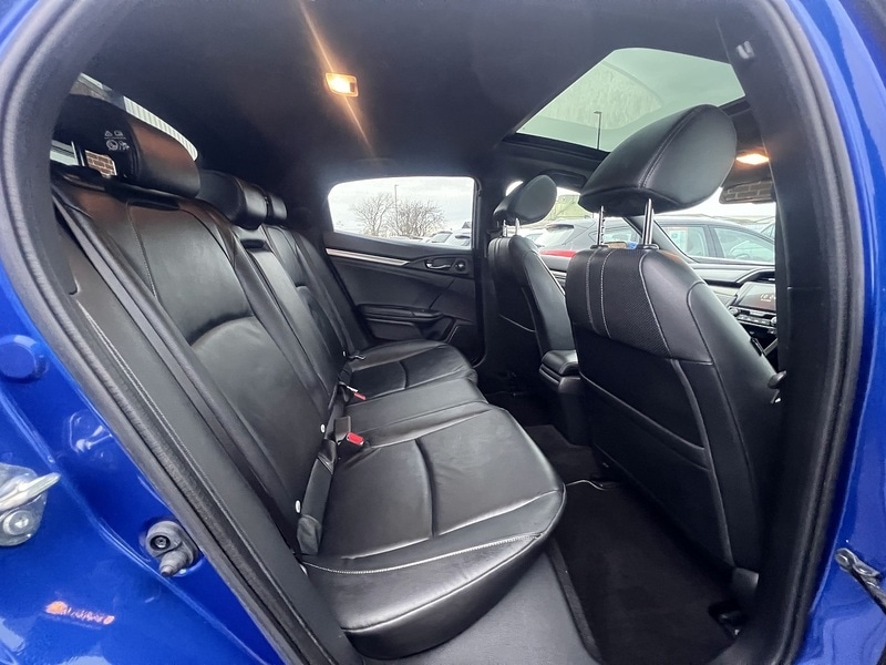 Used Honda Civic 2019 for sale - 76934901: Photo 4