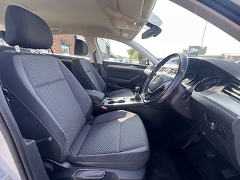 Used Volkswagen Passat 2017 for sale - 79289413: Photo