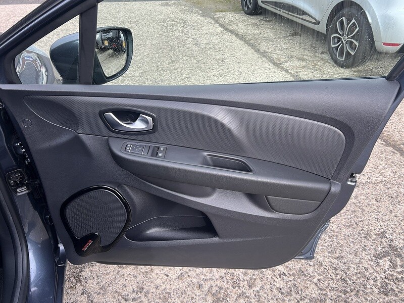 Used Renault Clio for sale - 77864455: Photo 15