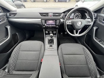 Used Skoda Superb 2019 for sale - 76299786: Photo
