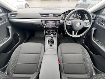 Used Skoda Superb 2018 for sale - 77370292: Photo