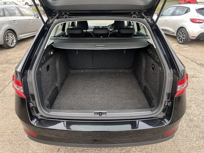 Used Skoda Superb 2025 for sale - 76454881: Photo 17