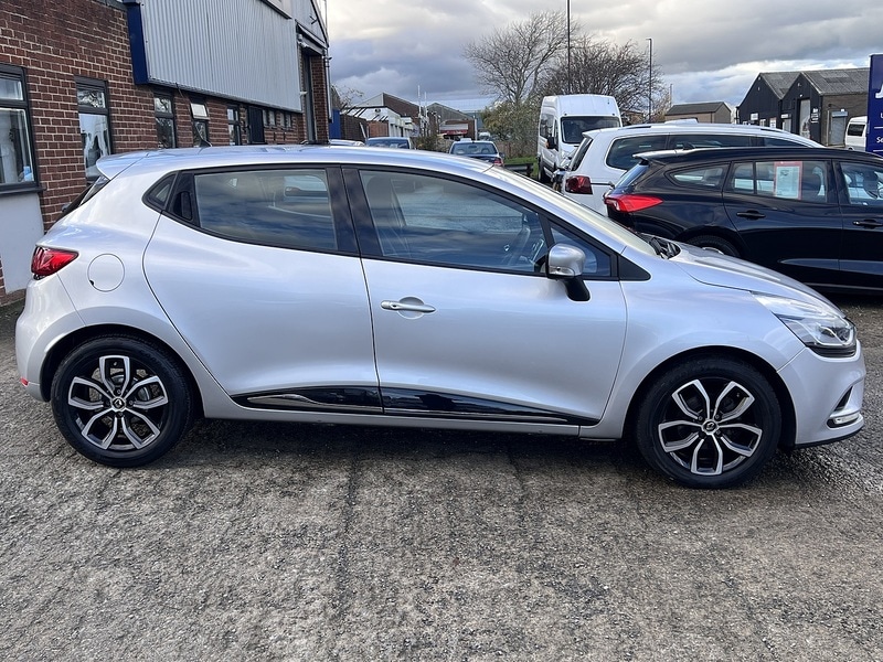 Used Renault Clio 2025 for sale - 76582954: Photo 5