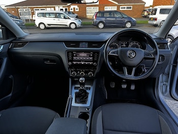 Used Skoda Octavia 2020 for sale - 76368331: Photo