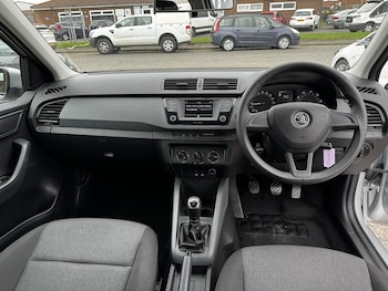 Used Skoda Fabia 2016 for sale - 76304480: Photo 2