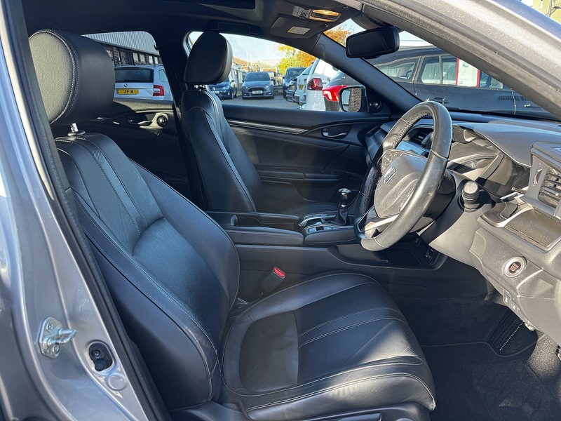 Used Honda Civic 2019 for sale - 76346079: Photo 2