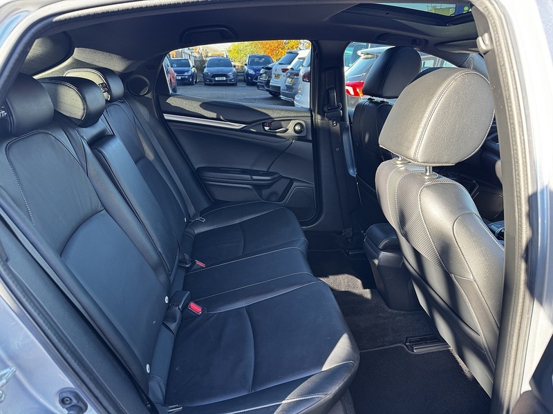 Used Honda Civic 2019 for sale - 76346079: Photo 3