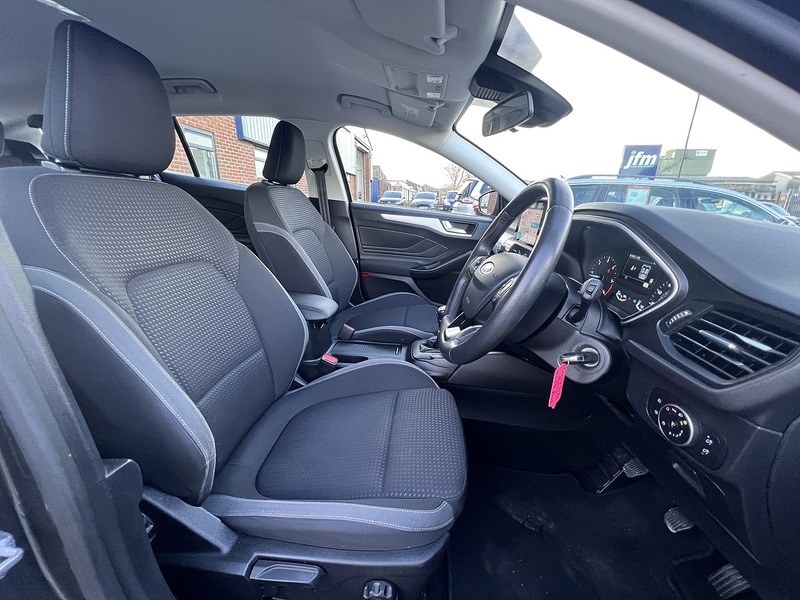 Used Ford Focus 2025 for sale - 76848498: Photo 3