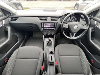 Used Skoda Octavia 2019 for sale - 78710485: Photo
