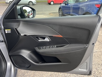 Used Peugeot E-208 2021 for sale - 75453996: Photo