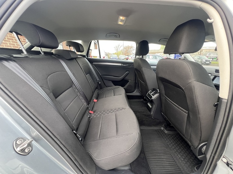 Used Skoda Superb 2025 for sale - 76454882: Photo 4