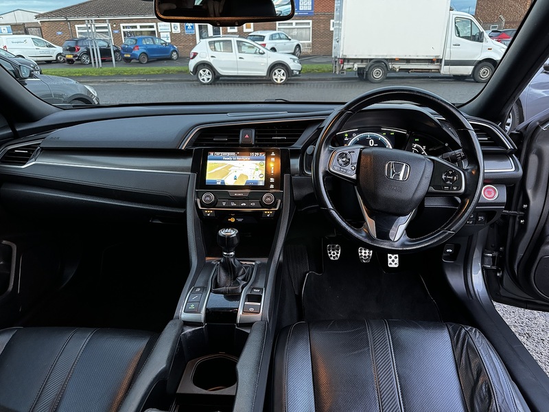 Used Honda Civic 2019 for sale - 76986548: Photo 2