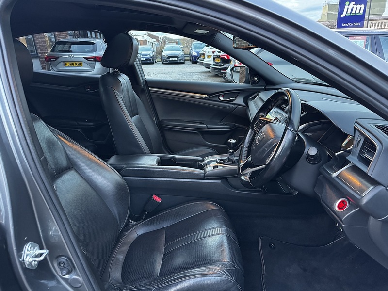 Used Honda Civic 2019 for sale - 76986548: Photo 3