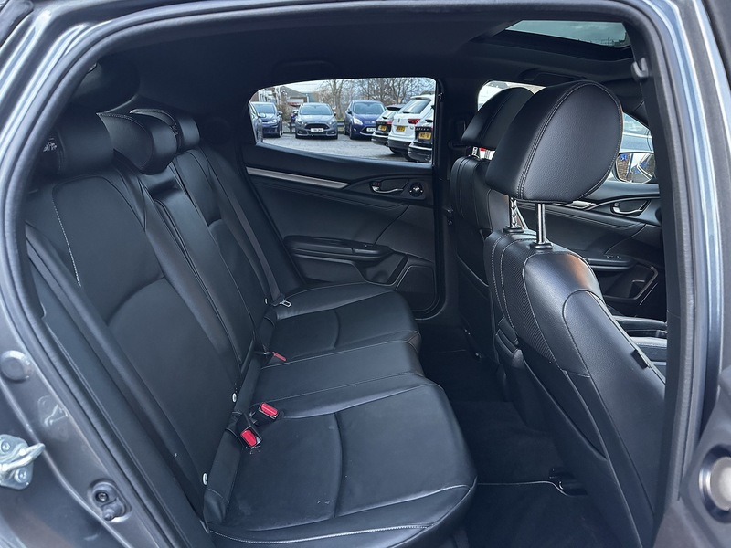 Used Honda Civic 2019 for sale - 76986548: Photo 4