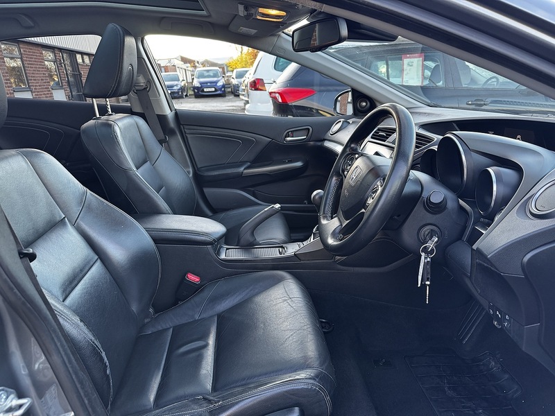 Used Honda Civic 2016 for sale - 76482586: Photo 2