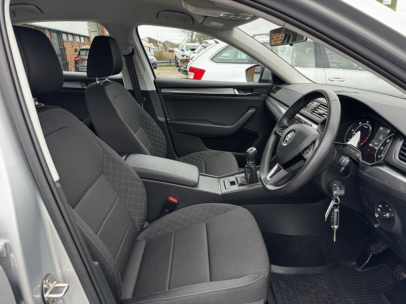 Used Skoda Superb 2025 for sale - 77056481: Photo 2