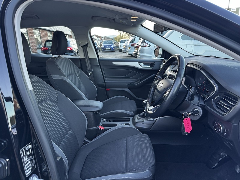 Used Ford Focus 2025 for sale - 76784494: Photo 2