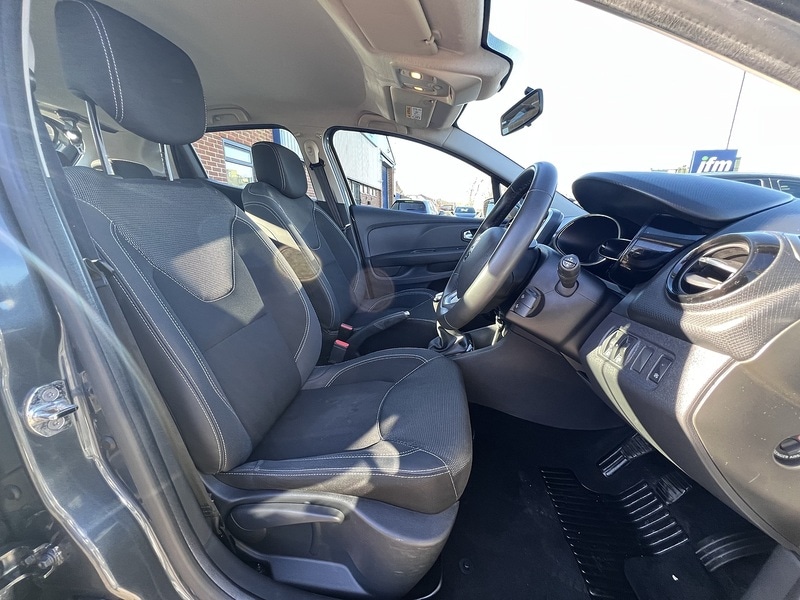 Used Renault Clio 2025 for sale - 77558352: Photo 3