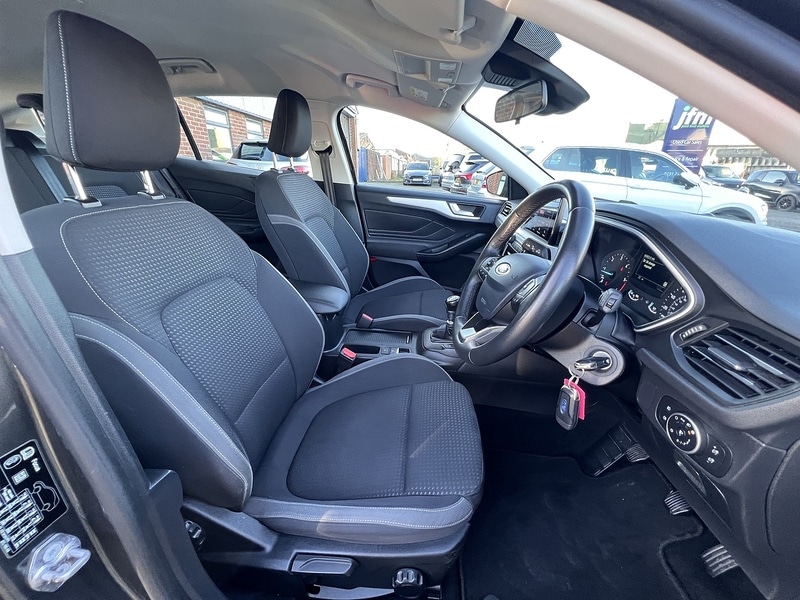 Used Ford Focus 2019 for sale - 76884434: Photo 3