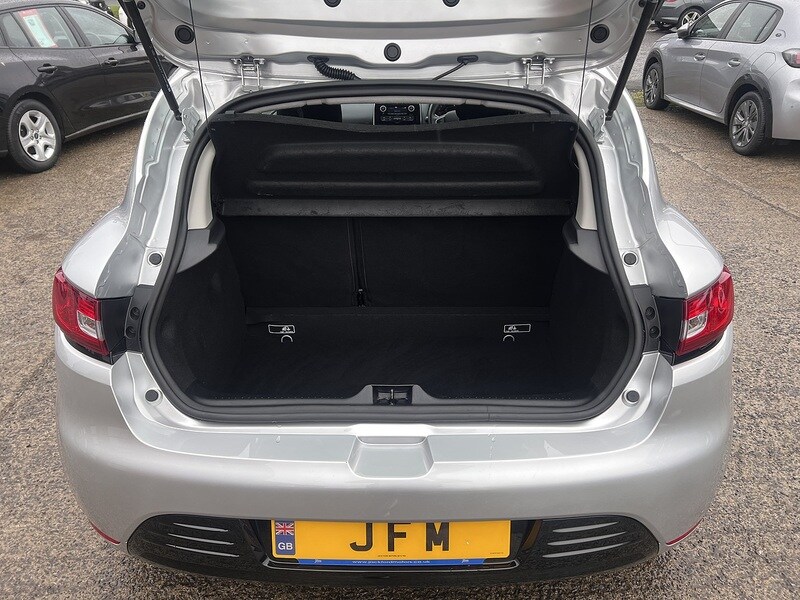 Used Renault Clio for sale - 76128069: Photo 16