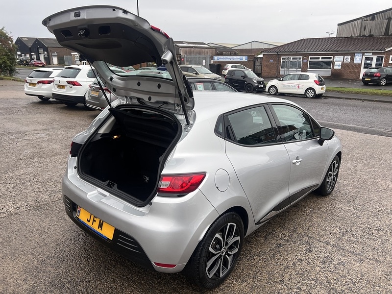 Used Renault Clio for sale - 76128069: Photo 17
