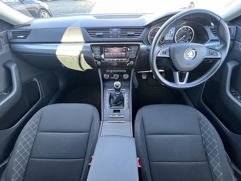 Used Skoda Superb 2025 for sale - 76618277: Photo 2