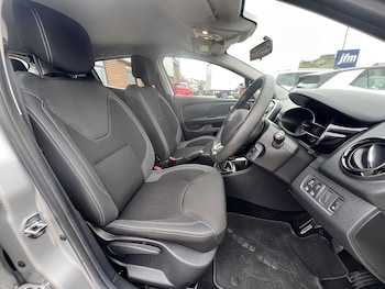 Used Renault Clio 2019 for sale - 75716906: Photo