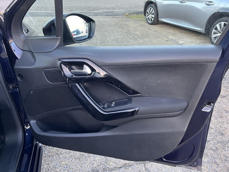 Used Peugeot 208 2019 for sale - 76884461: Photo 16
