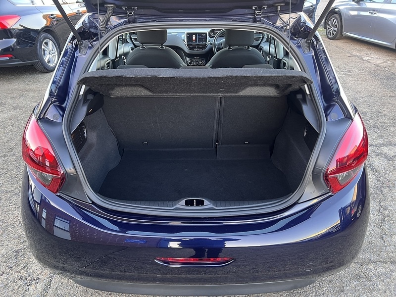 Used Peugeot 208 2019 for sale - 76884461: Photo 17