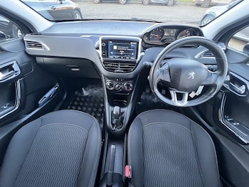 Used Peugeot 208 2019 for sale - 76884461: Photo
