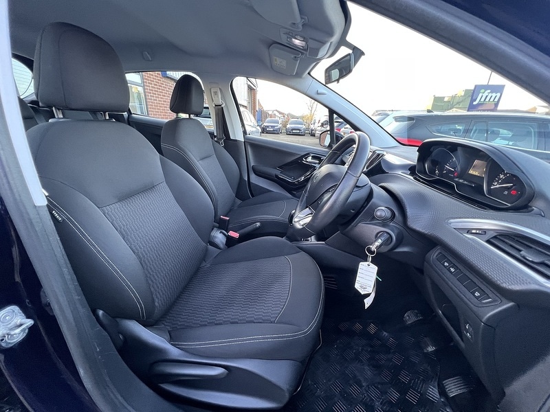Used Peugeot 208 2019 for sale - 76884461: Photo 3
