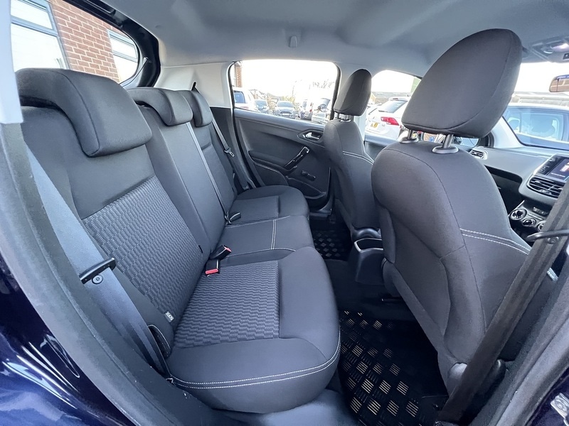 Used Peugeot 208 2019 for sale - 76884461: Photo 4