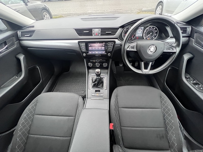 Used Skoda Superb 2025 for sale - 77452616: Photo 2