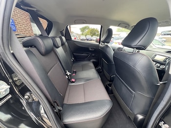 Used Toyota Yaris 2012 for sale - 79323567: Photo