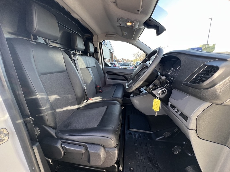 Used Vauxhall Vivaro 2022 for sale - 76591235: Photo 2