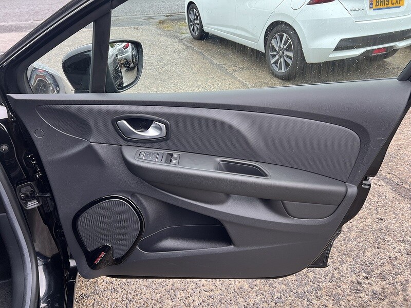 Used Renault Clio for sale - 76128064: Photo 16