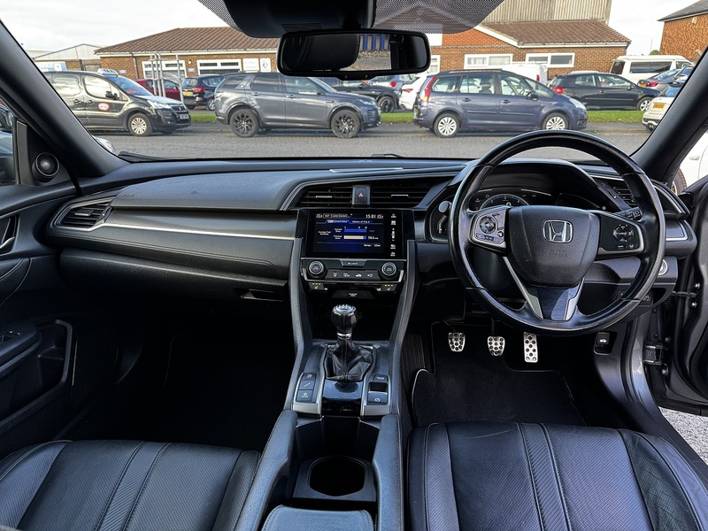 Used Honda Civic 2019 for sale - 76236305: Photo 2