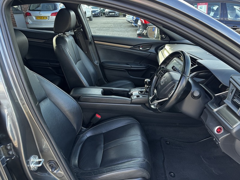 Used Honda Civic 2019 for sale - 76236305: Photo 3