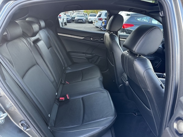 Used Honda Civic 2019 for sale - 76236305: Photo 4