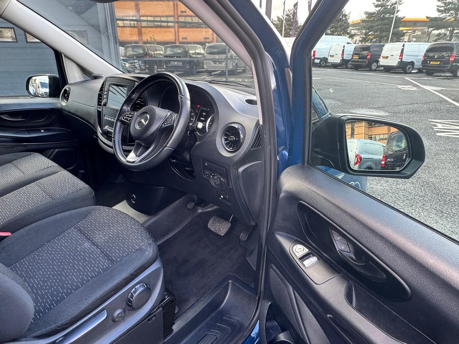 Used Mercedes-Benz Vito 2023 for sale - 76498906: Photo 17