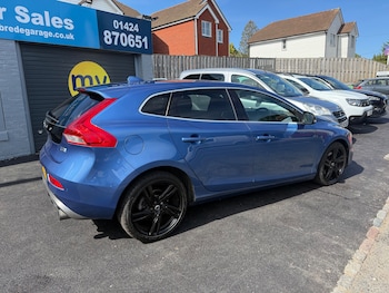 Used Volvo V40 2018 for sale - 79570164: Photo