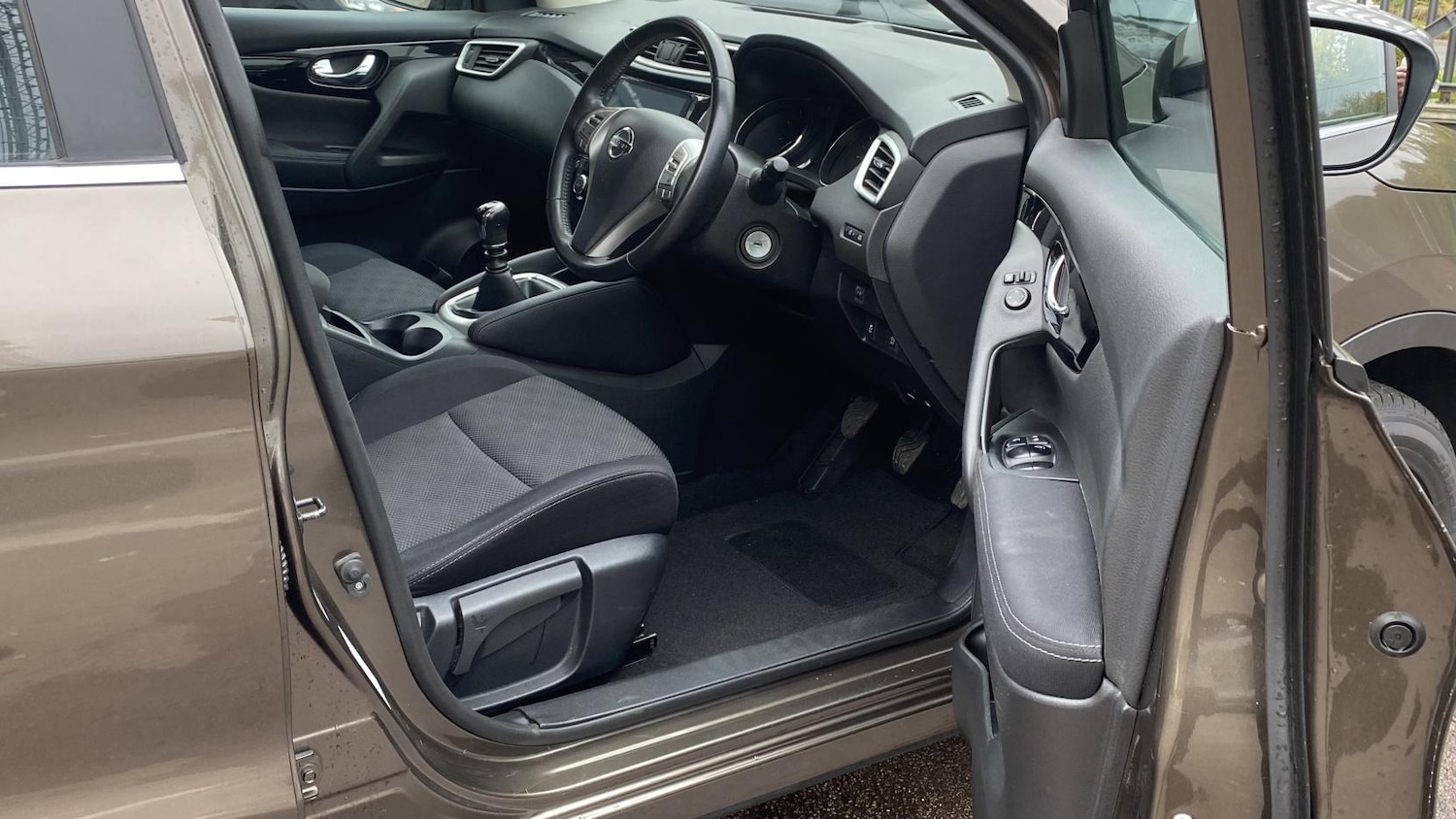 Used Nissan Qashqai 2017 for sale - 76252702: Photo 17
