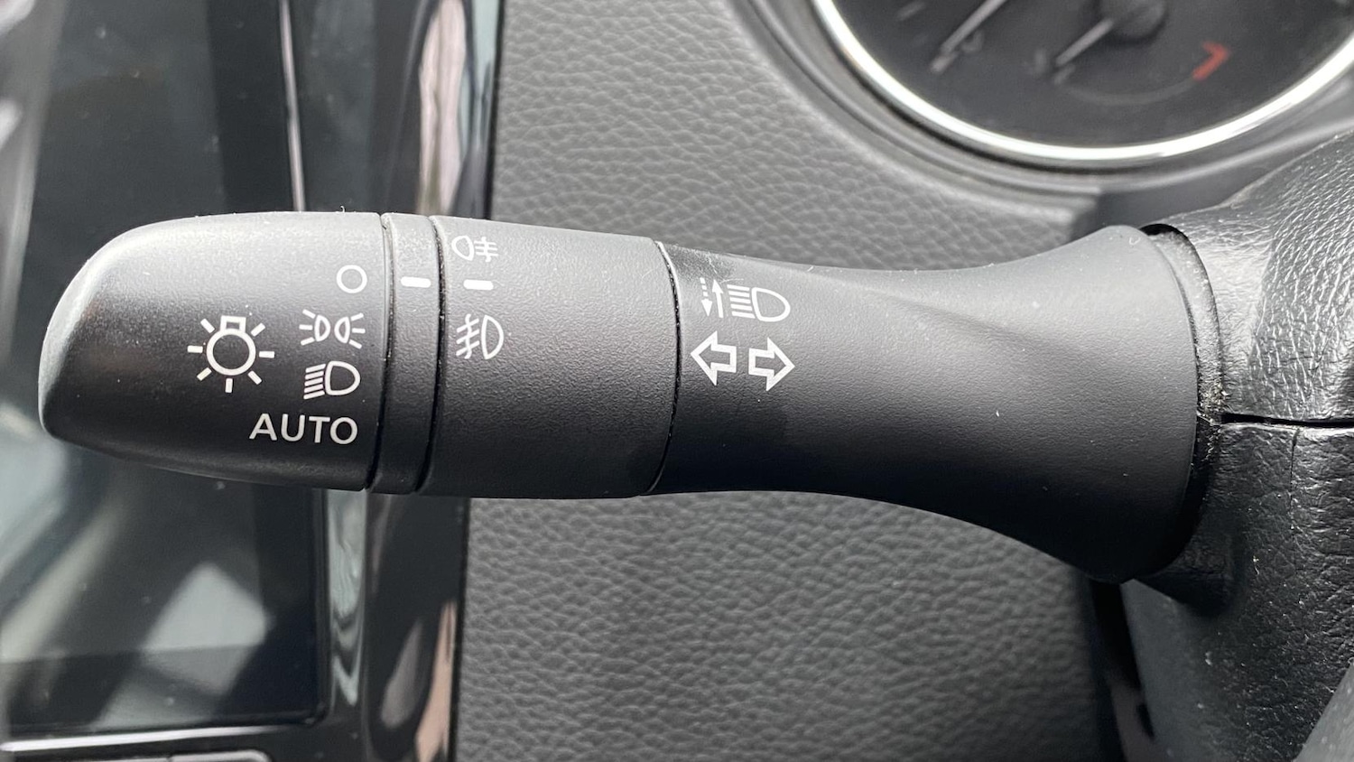 Used Nissan Qashqai 2017 for sale - 76252702: Photo 30