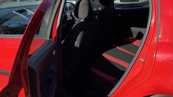 Used Peugeot 207 2010 for sale - 76219265: Photo 19