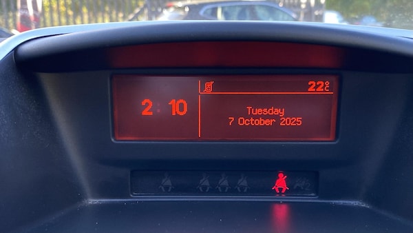 Used Peugeot 207 2010 for sale - 76219265: Photo 26