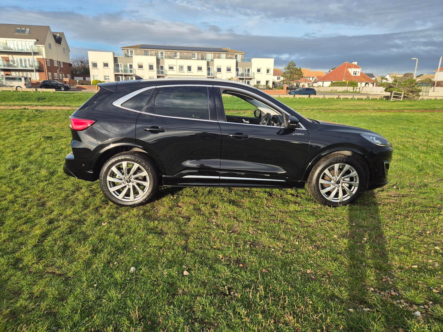 Used Ford Kuga 2024 for sale - 76466239: Photo 2