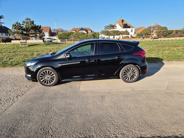 Used Ford Focus 2017 for sale - 74650613: Photo 2